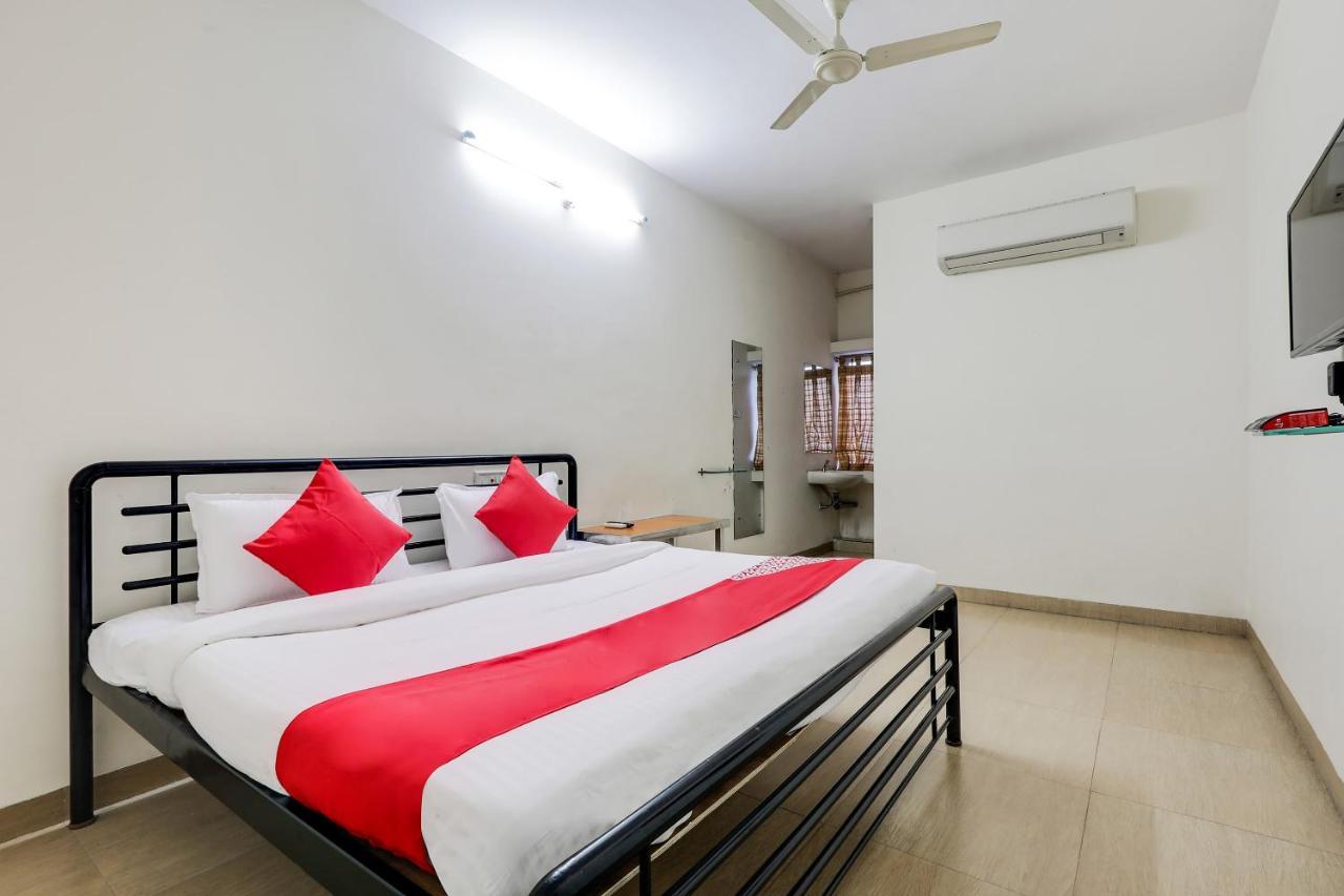 Oyo 62197 Shri Madan Mahal Hotel