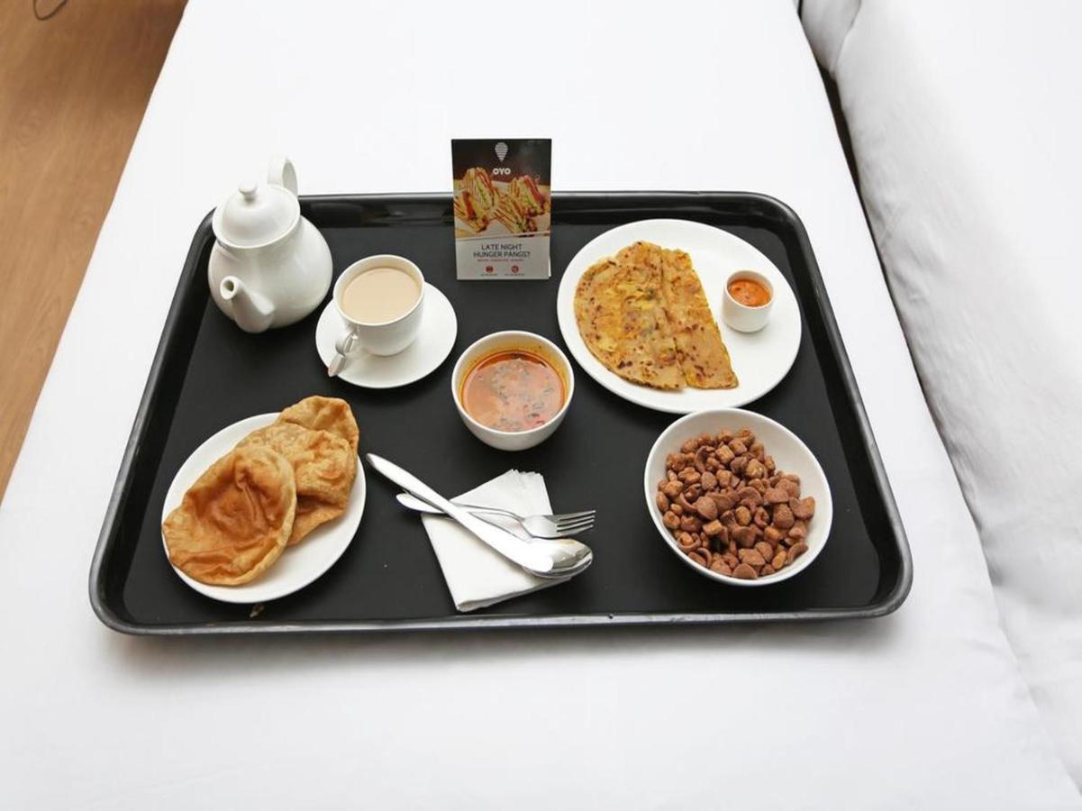Oyo 62197 Shri Madan Mahal 3* Indore